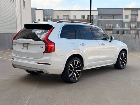 Used 2018 Volvo XC90 T6 Momentum w/ Momentum Plus Package AWD/4WD image 3