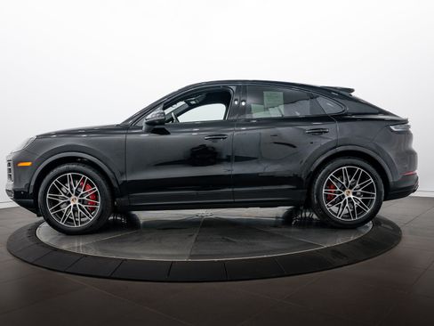 Certified 2026 Porsche Cayenne S AWD/4WD image 2