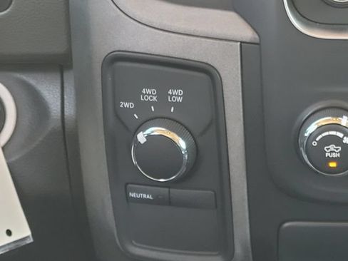 Used 2018 RAM 2500 Tradesman w/ Chrome Appearance Group AWD/4WD image 18