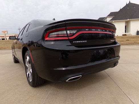 Used 2016 Dodge Charger SXT w/ AWD Premium Group image 35