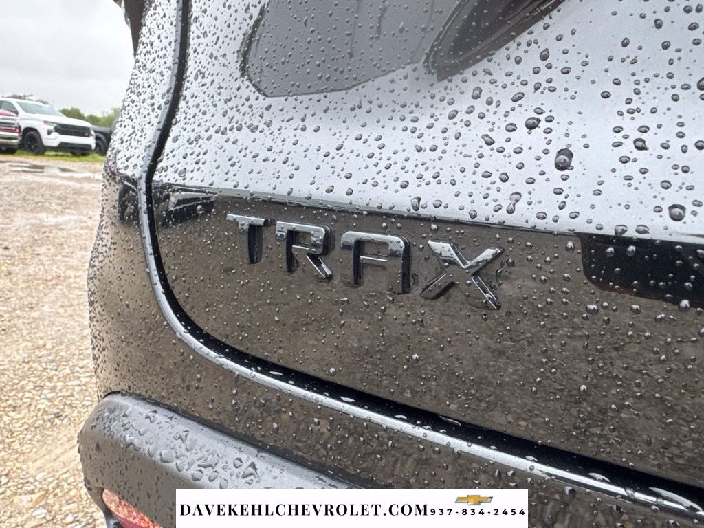 Used 2024 Chevrolet Trax RS w/ Sunroof Package FWD image 36
