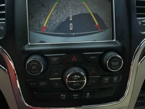 Used 2014 Jeep Grand Cherokee Limited image 16