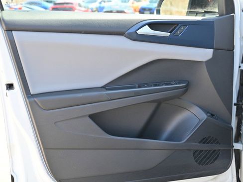 Used 2023 Volkswagen Taos SE image 21