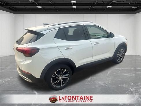Used 2023 Buick Encore GX Select w/ Safety Package II AWD/4WD image 6