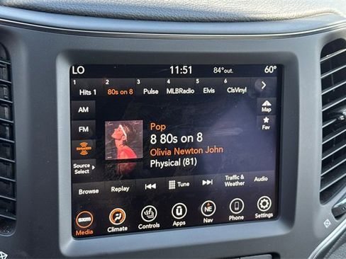 Used 2023 Jeep Cherokee Altitude Lux image 54