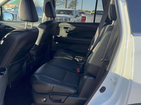 Used 2021 Honda Pilot Special Edition image 13
