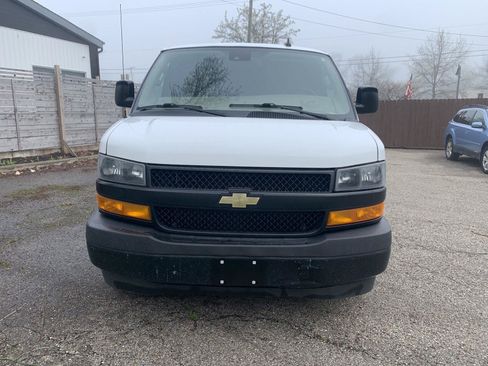 Used 2021 Chevrolet Express 3500 w/ Driver Convenience Package RWD image 6