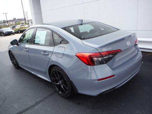 Used 2023 Honda Civic Sport image 10
