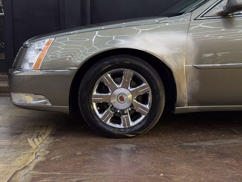 Used 2010 Cadillac DTS Premium FWD image 4