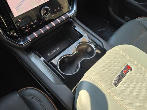 Certified 2025 GMC Yukon AT4 w/ AT4 Premium Package AWD/4WD image 17