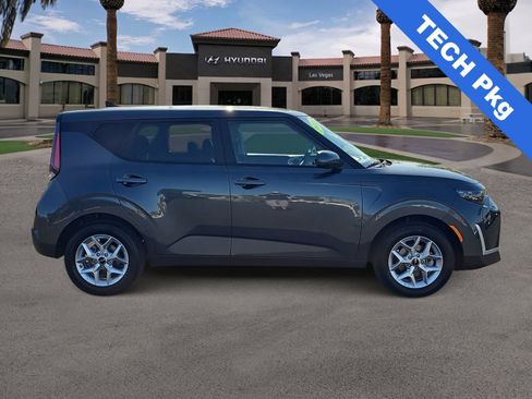 Used 2025 Kia Soul LX w/ LX Technology Package FWD image 9