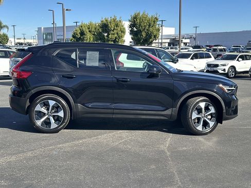 Certified 2025 Volvo XC40 B5 Plus w/ Protection Package Premier image 3