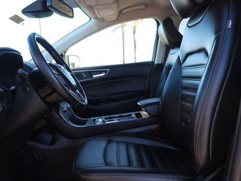 Used 2023 Ford Edge SEL image 12