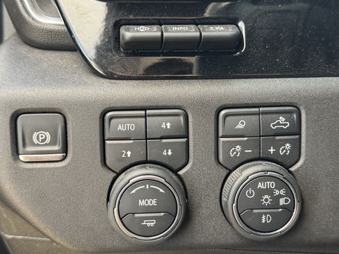 Used 2025 Chevrolet Silverado 2500 High Country w/ High Country Premium Package AWD/4WD image 21