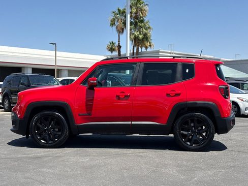 Used 2018 Jeep Renegade Altitude w/ Cold Weather Group FWD image 6