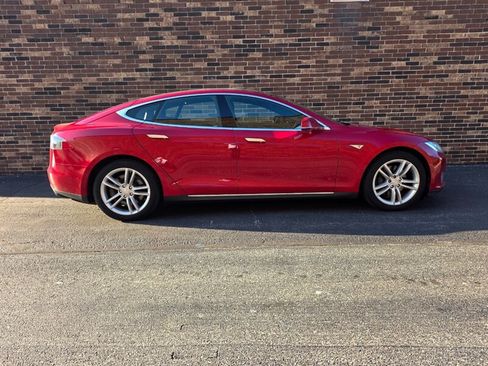 Used 2014 Tesla Model S RWD image 6