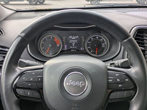 Used 2019 Jeep Cherokee Latitude Plus image 14