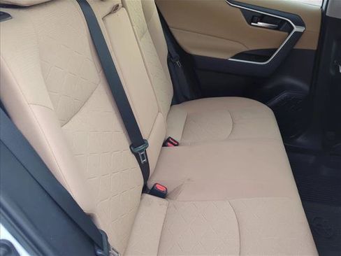 Used 2022 Toyota RAV4 XLE AWD/4WD image 23