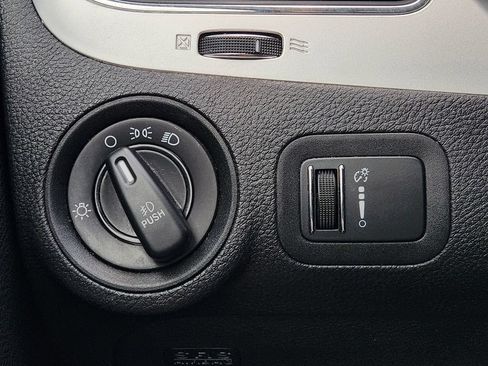 Used 2013 Dodge Journey SXT w/ Flexible Seating Group FWD image 21