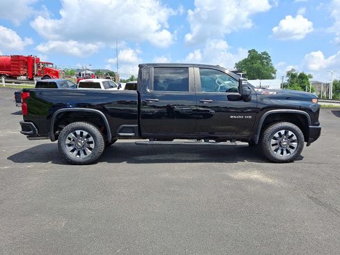 Used 2025 Chevrolet Silverado 2500 Custom w/ Custom Value Package AWD/4WD image 7