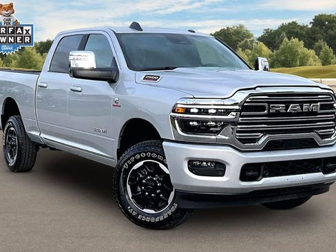 Used 2026 RAM 2500 Laramie AWD/4WD image 2