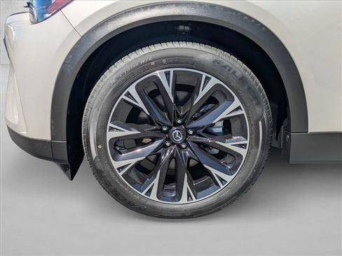 Used 2024 MAZDA CX-90 Plug-In Hybrid w/ Premium Pkg image 23