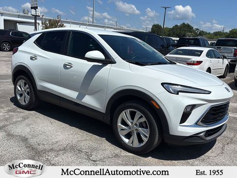 Used 2024 Buick Encore GX Preferred FWD image 1