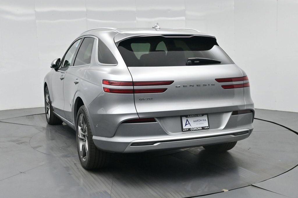 Used 2025 Genesis Electrified GV70 w/ Prestige Package AWD/4WD image 3