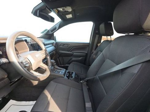 Used 2023 Chevrolet Colorado W/T image 5