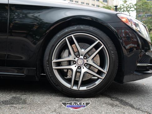 Used 2014 Mercedes-Benz S 550 Sedan w/ Sport Package w/ Sport Package image 10