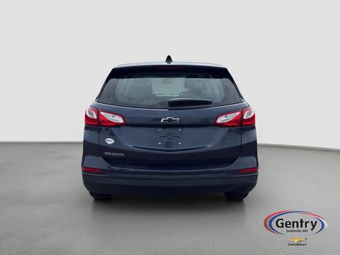 Used 2019 Chevrolet Equinox LS FWD image 5