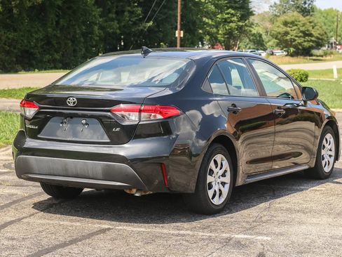 Used 2021 Toyota Corolla LE FWD image 5