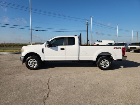 Used 2022 Ford F250 XL w/ Power Equipment Group AWD/4WD image 4