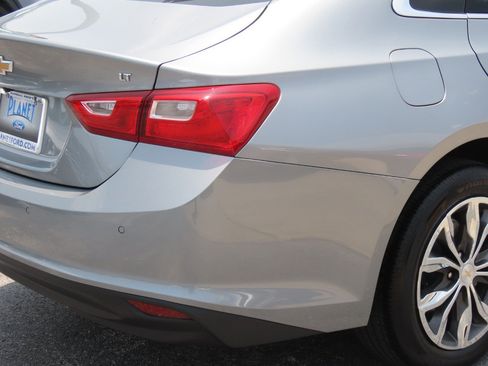 Used 2025 Chevrolet Malibu LT FWD image 12