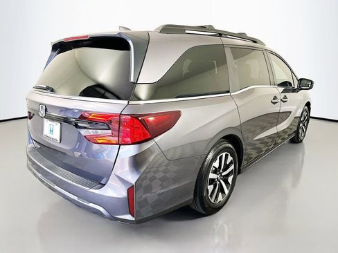 Certified 2026 Honda Odyssey EX-L image 5