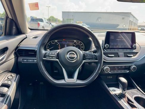 Used 2024 Nissan Altima 2.5 SR FWD image 15