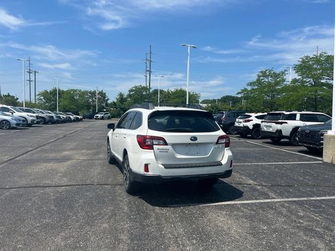 Used 2015 Subaru Outback 2.5i Limited AWD/4WD image 3