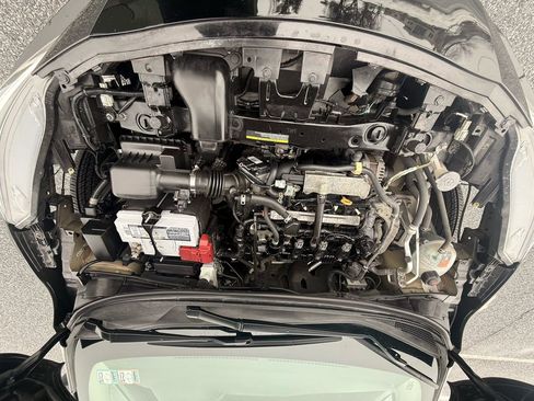 Used 2020 Nissan Versa S image 28