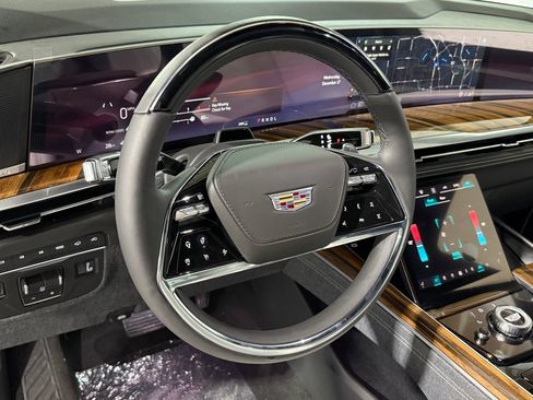 New 2025 Cadillac Escalade Premium Luxury Platinum image 13