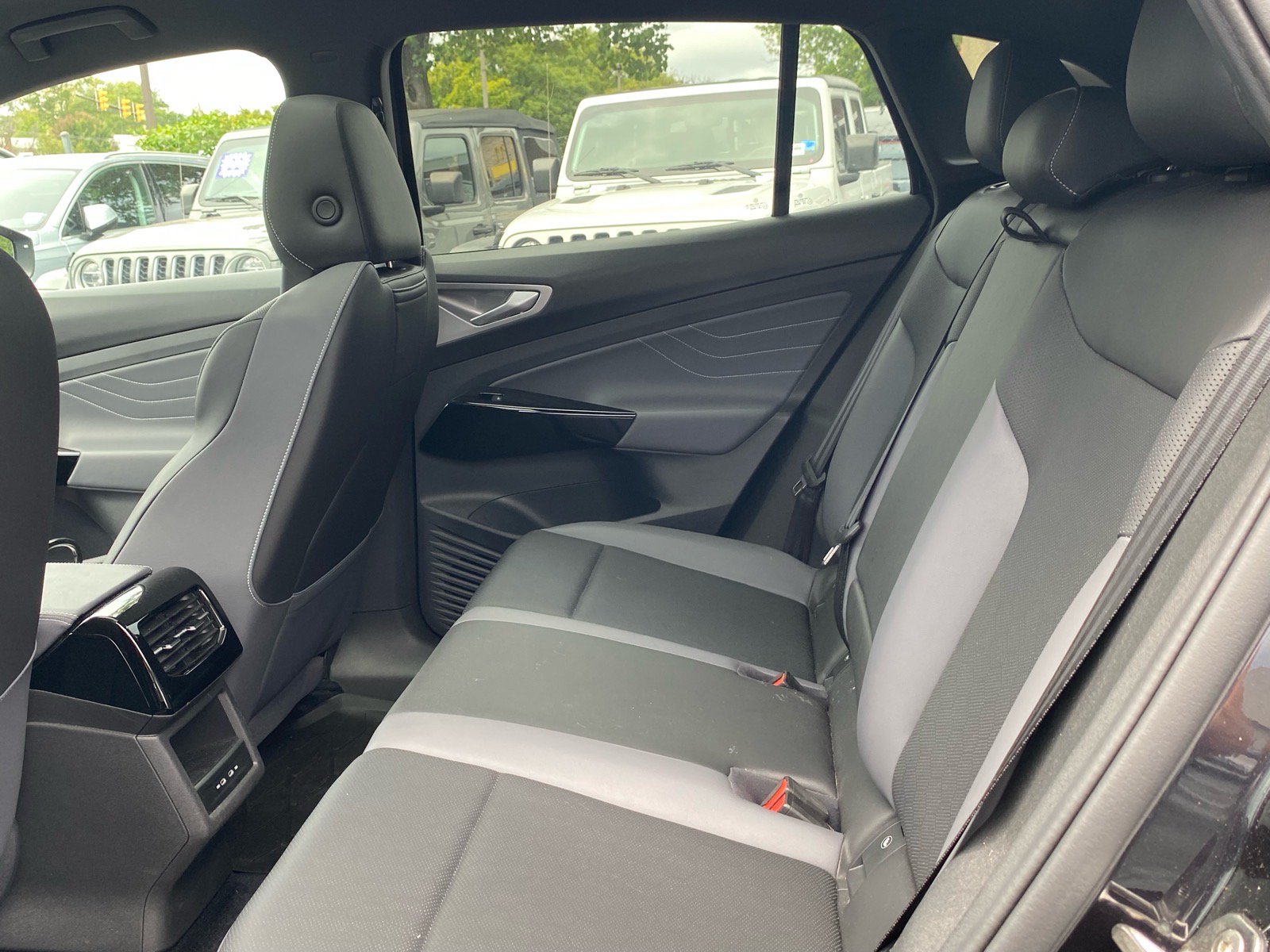 Used 2023 Volkswagen ID.4 Pro S RWD image 17