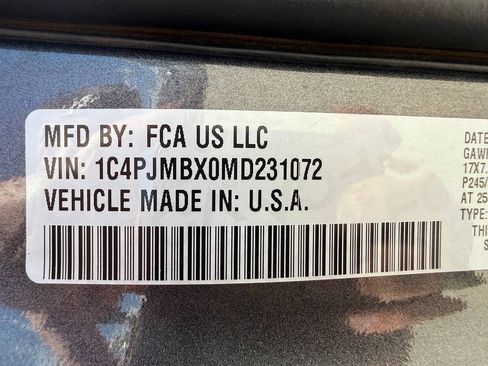 Used 2021 Jeep Cherokee Trailhawk w/ Technology Group AWD/4WD image 43
