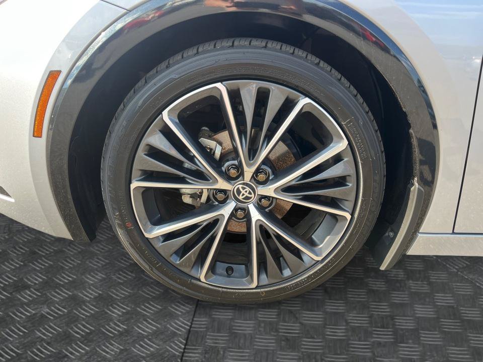 Used 2025 Toyota Prius Limited FWD image 26
