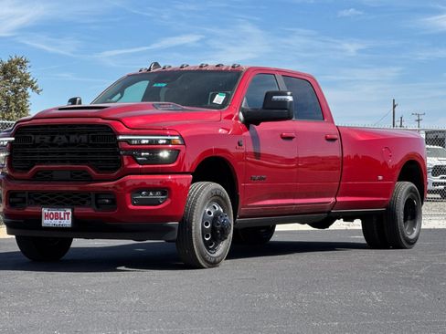 New 2026 RAM 3500 Laramie AWD/4WD image 7