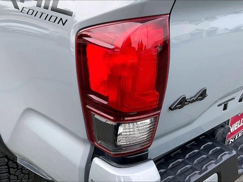 Used 2021 Toyota Tacoma SR5 w/ Trail Edition image 30