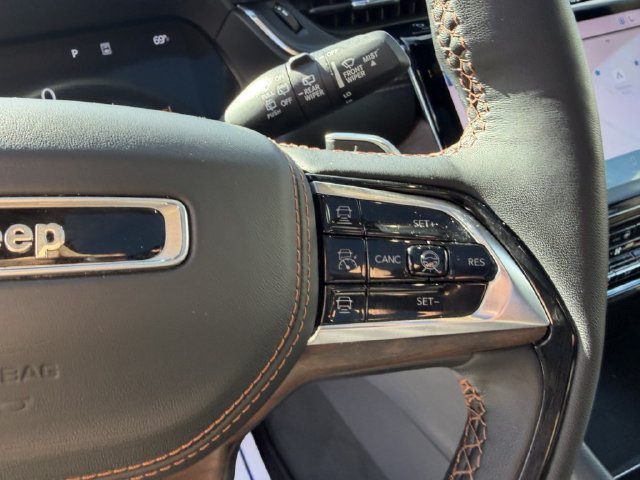 Used 2023 Jeep Grand Cherokee Summit w/ Adv Protech Group IV AWD/4WD image 23