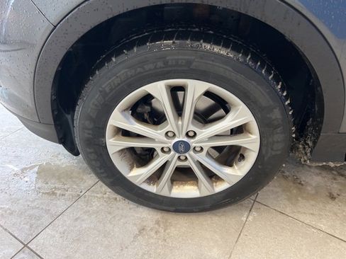 Used 2019 Ford Escape SE image 9