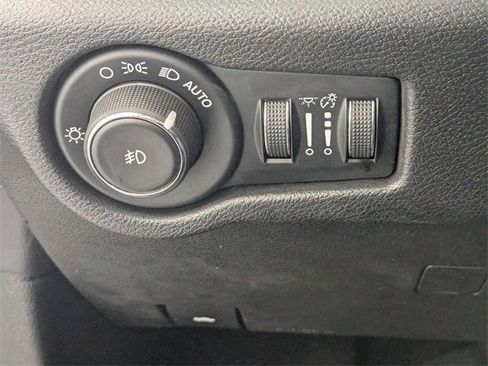 Used 2018 Chrysler Pacifica Touring Plus w/ S Appearance Package image 14