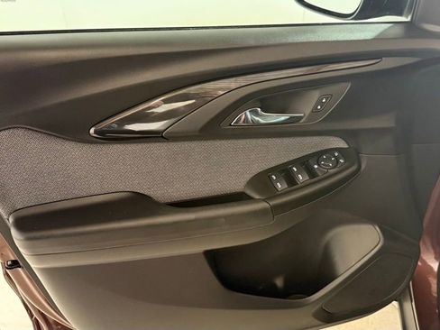 Used 2023 Chevrolet TrailBlazer LT w/ Convenience Package image 9