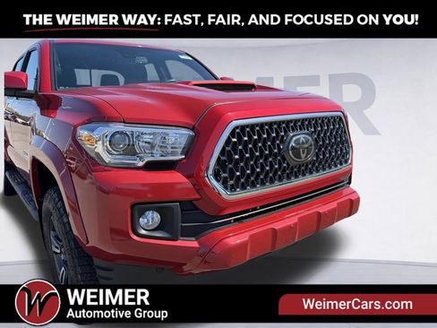 Used 2019 Toyota Tacoma TRD Sport w/ Four Season Floor Mat Package AWD/4WD image 13