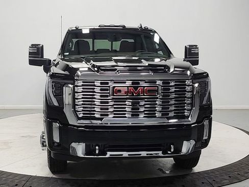 Used 2025 GMC Sierra 3500 Denali w/ Denali Reserve Package AWD/4WD image 2